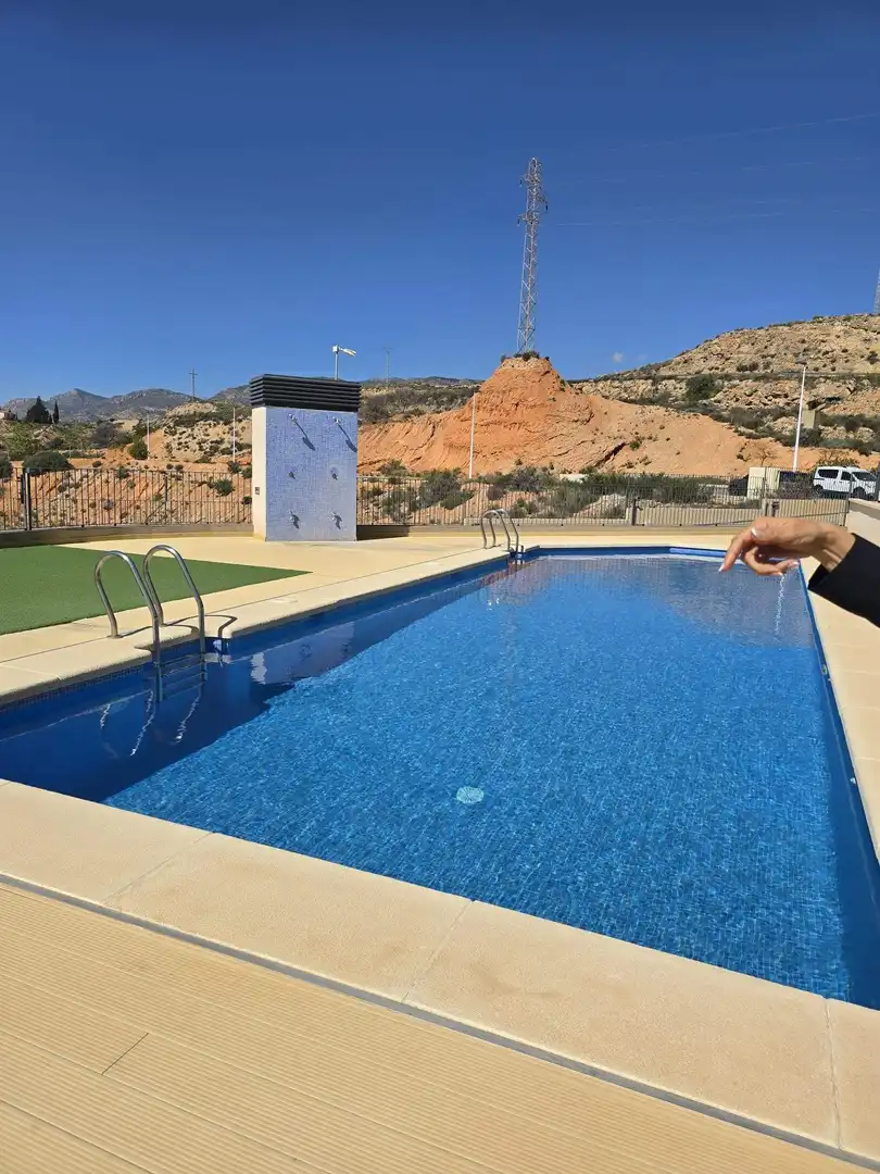Piscina de Piso en venta en Crevillent con Aire acondicionado, Parquet y Terraza