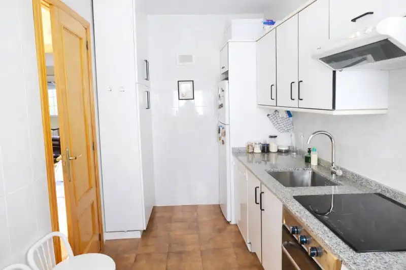 Cuina de Casa adosada en venda en Valdemanco amb Calefacció, Jardí privat i Terrassa