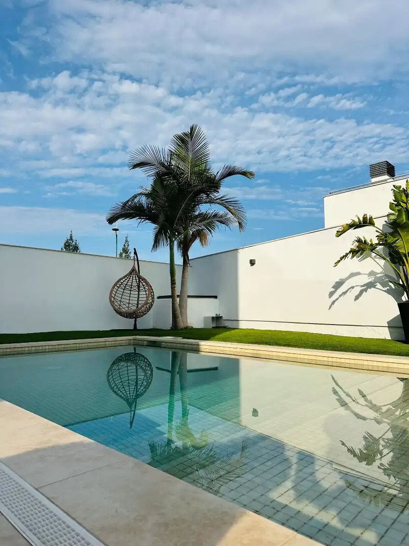 Piscina de Casa adosada en venda en Alhaurín de la Torre amb Aire condicionat, Jardí privat i Terrassa