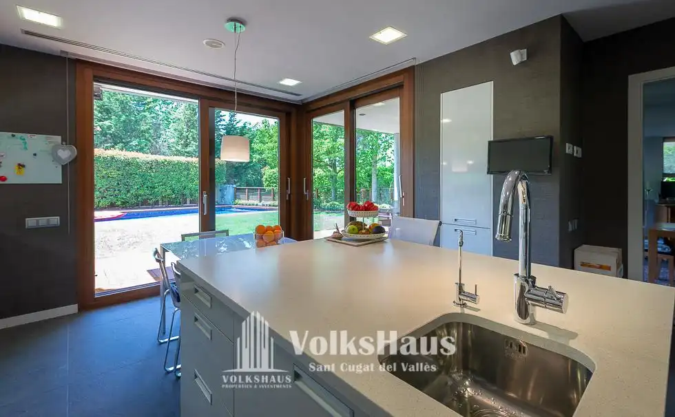 Küche von Haus oder Chalet zum Verkauf in Sant Cugat del Vallès mit Klimaanlage, Heizung und Privatgarten