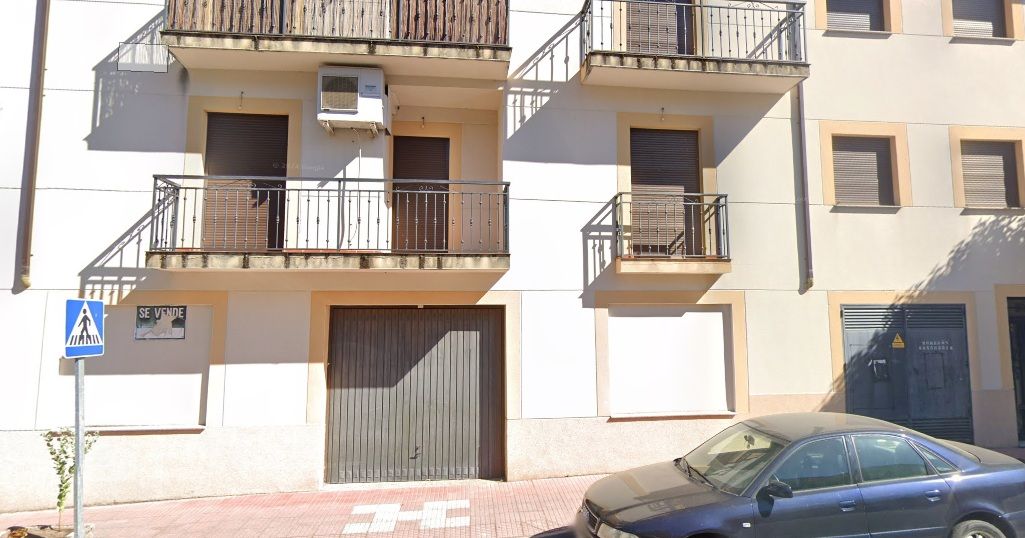 Vista exterior de Local en venta en Cuacos de Yuste