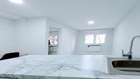 Kitchen of Flat to rent in  Madrid Capital  with Oven