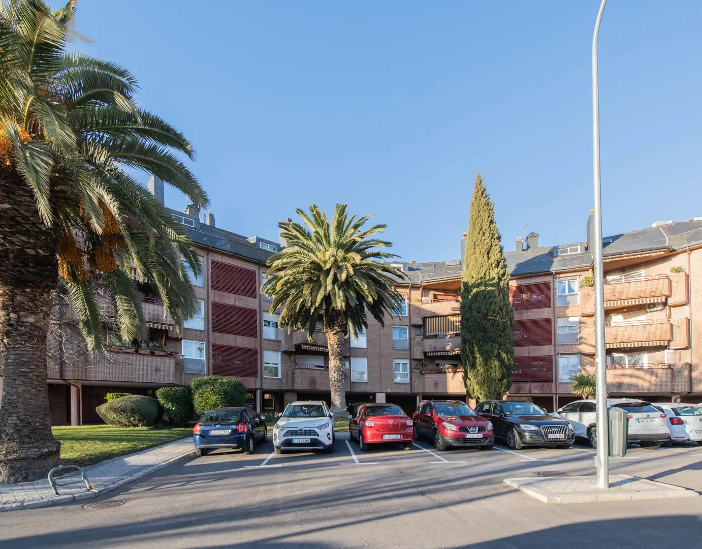 Vista exterior de Pis en venda en Majadahonda amb Calefacció, Terrassa i Traster