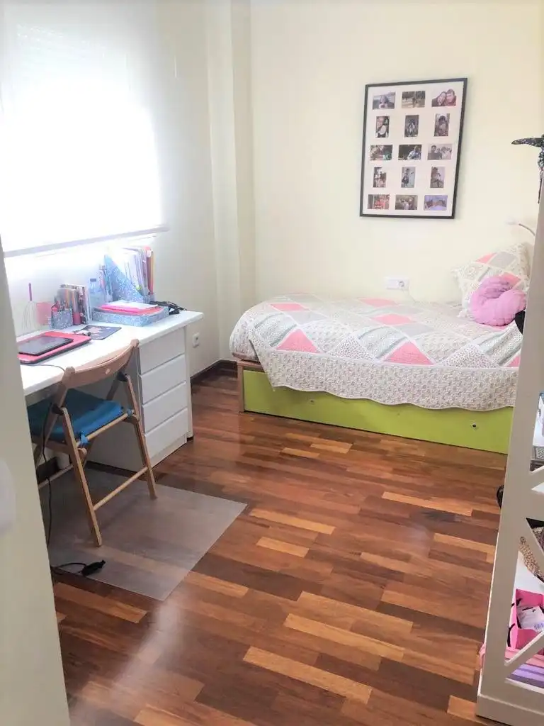Bedroom of Flat for rent in Valterna
