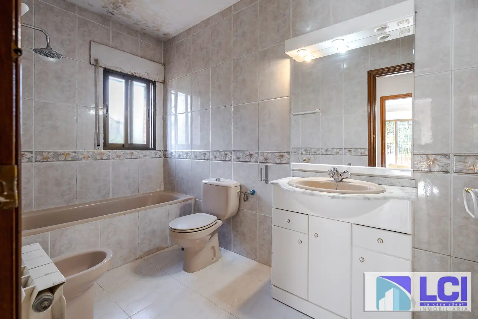 Baño de Casa o chalet en venta en Villalbilla con Calefacción, Jardín privado y Terraza