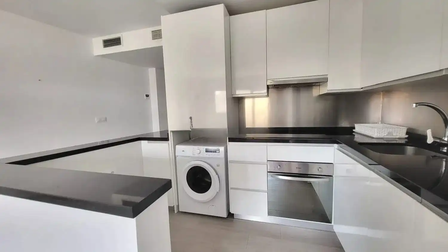 Cocina de Apartamento en venta en Rincón de la Victoria con Aire acondicionado, Trastero y Amueblado