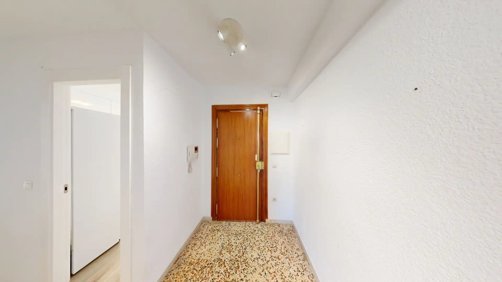 Piso en venta en Almería con Aire acondicionado, Calefacción y Terraza