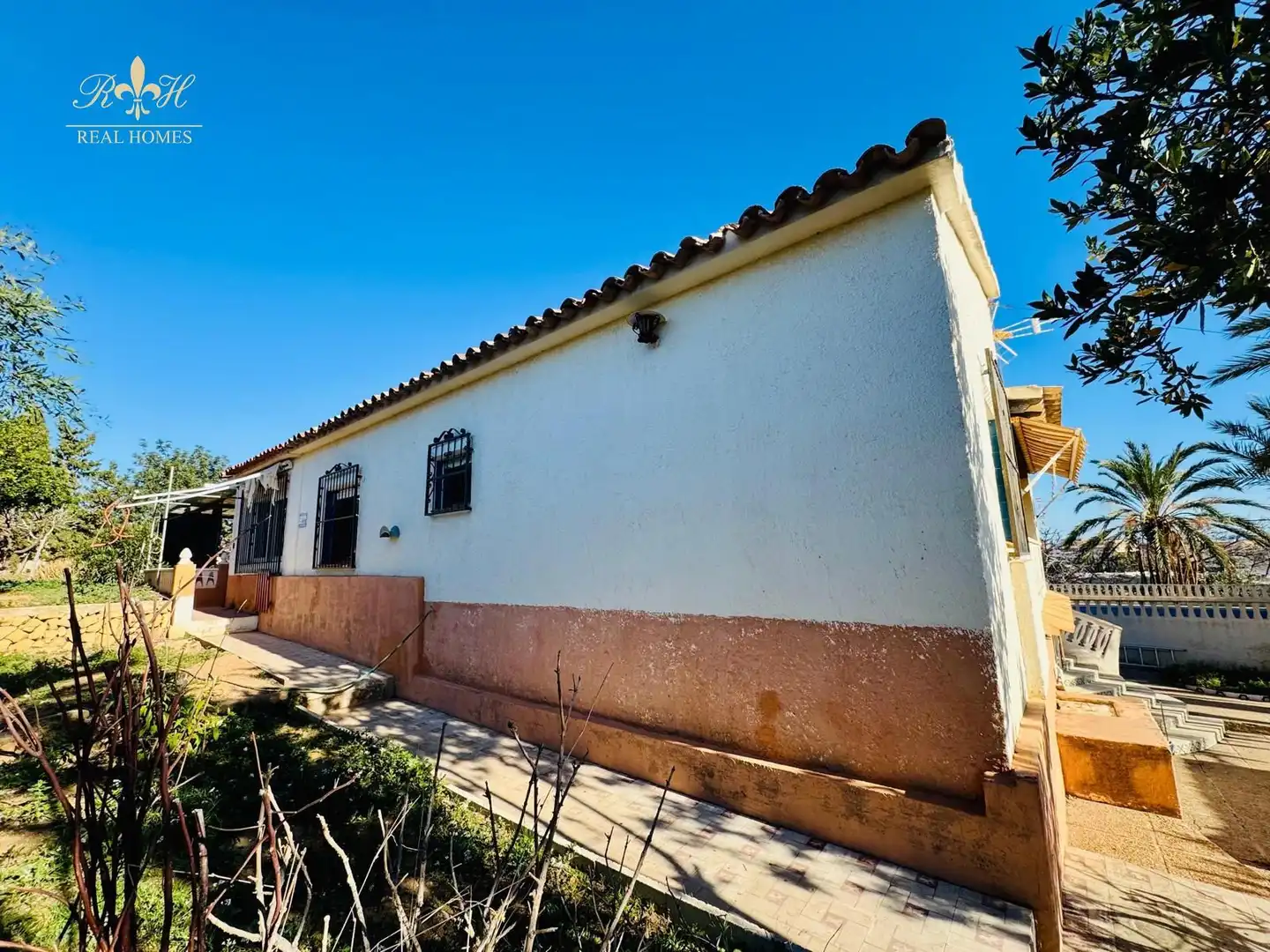 Vista exterior de Casa o xalet en venda en L'Alfàs del Pi amb Terrassa i Piscina