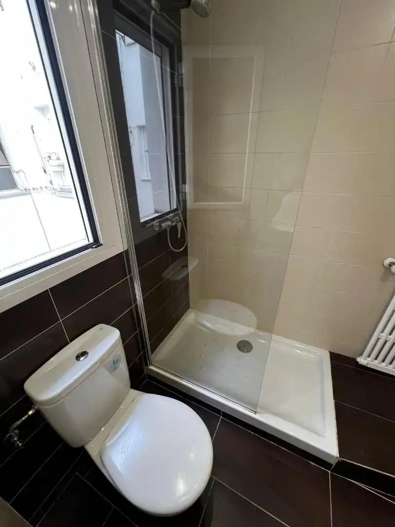 Bany de Pis de lloguer en Madrid amb Calefacció, Forn i Rentadora