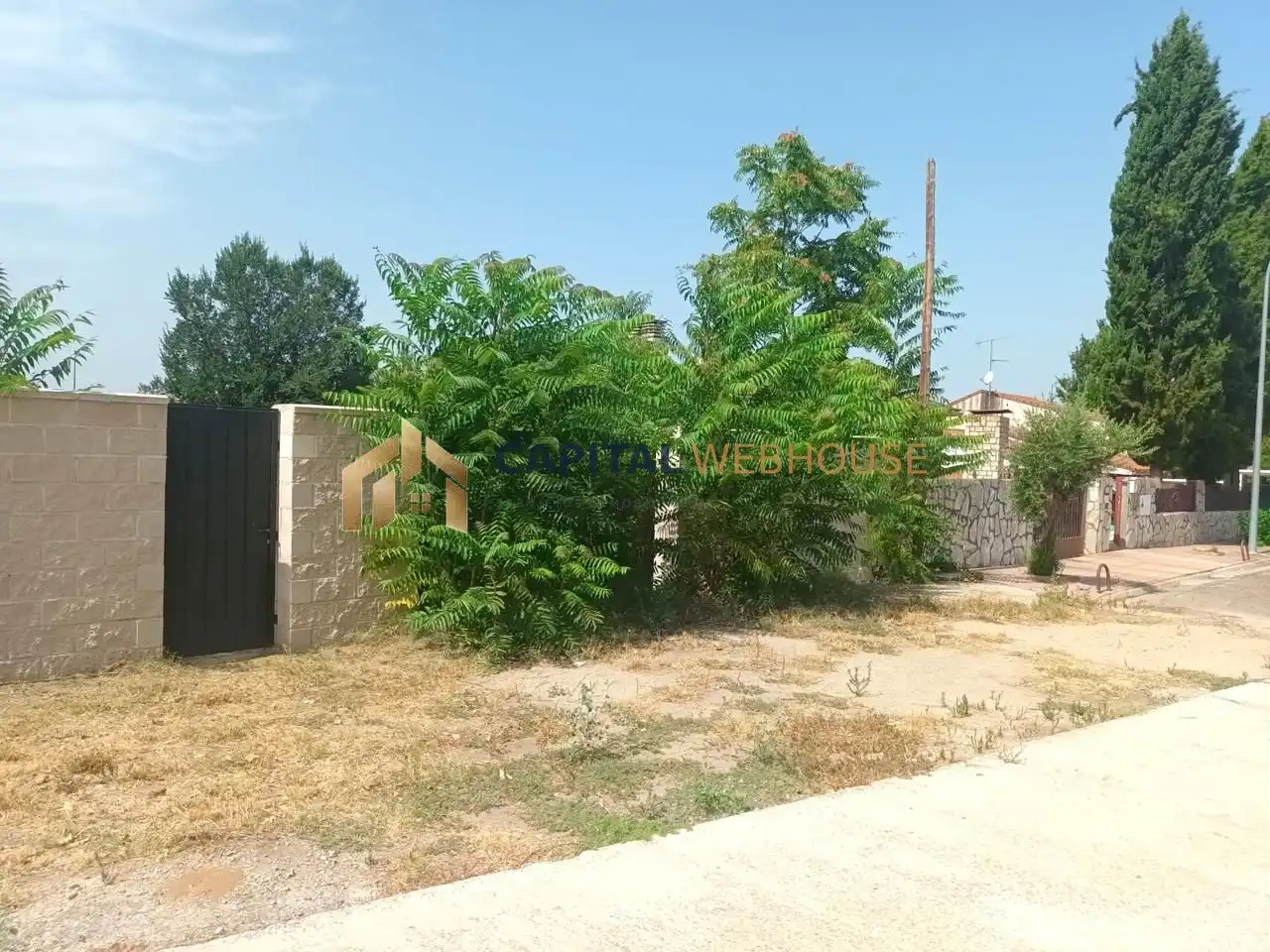 Lands and plots for sale in Calle Río Vero