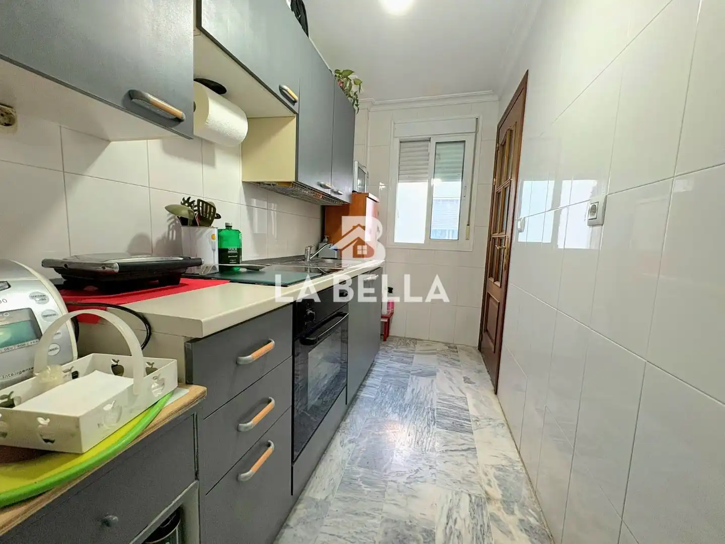 Kitchen of Houses for sale in Sevilla  with Air Conditioner and Furnished