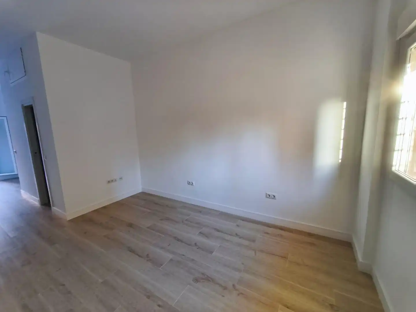 Bedroom of Study for sale in Málaga  with Alarm