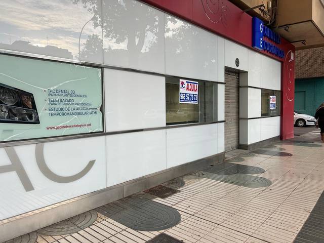 Local comercial en Alquiler en Calle RAMON Y CAJAL en Alameda