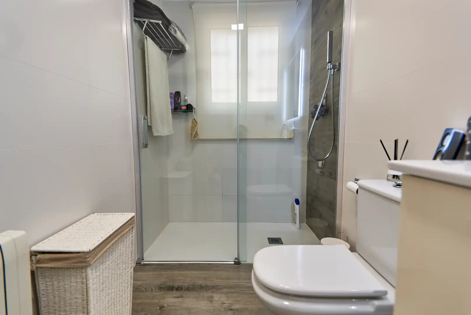 Bathroom of Houses for sale in Castelldefels  with Air Conditioner, Heating and Private garden