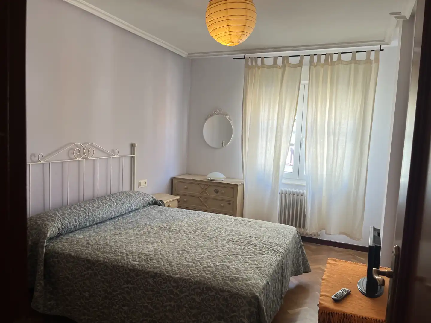 Habitación de Apartamento de alquiler en Salamanca con Calefacción, Parquet y Amueblado