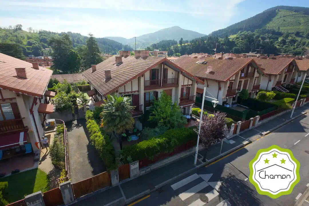 Vista exterior de Casa o chalet en venta en Arrigorriaga con Jardín privado
