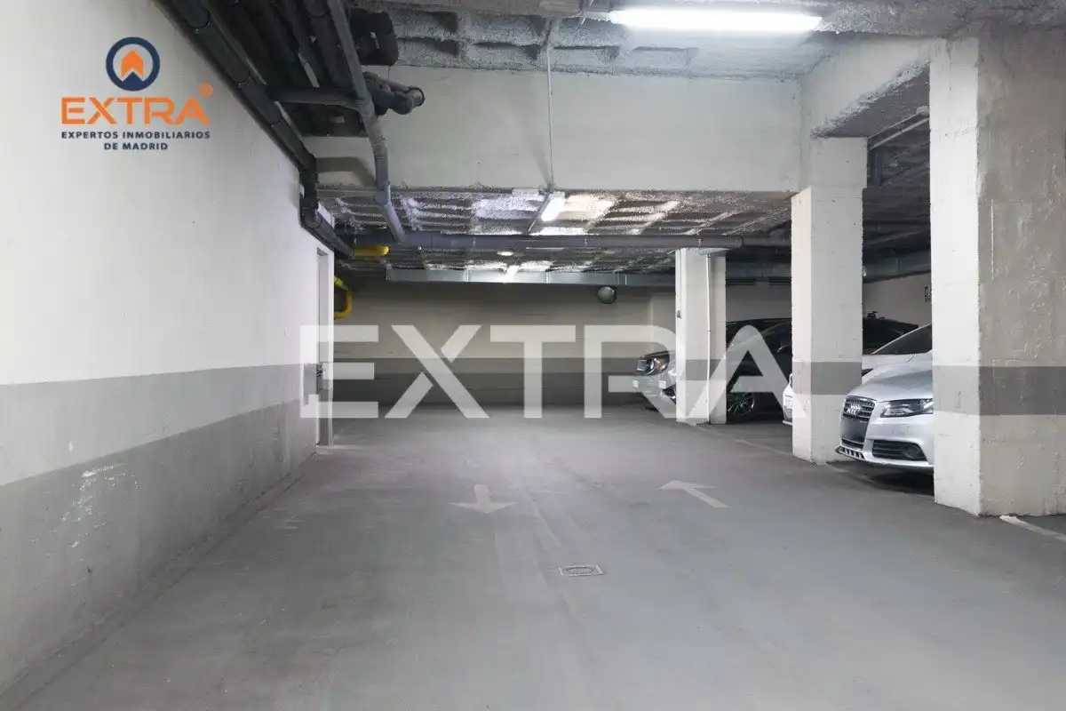 Aparcament de Apartament de lloguer en Madrid amb Aire condicionat, Calefacció i Traster