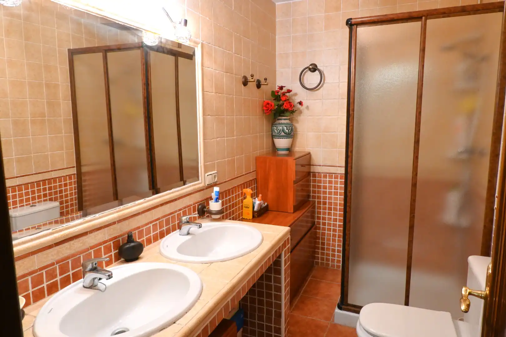 Baño de Casa adosada en venta en Las Gabias con Aire acondicionado, Calefacción y Terraza