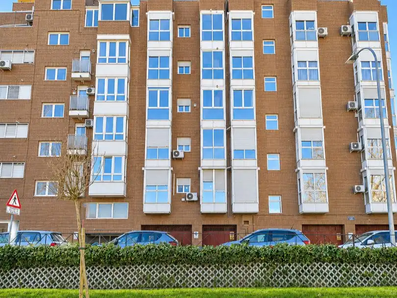 Außenansicht von Wohnung zum Verkauf in  Madrid Capital