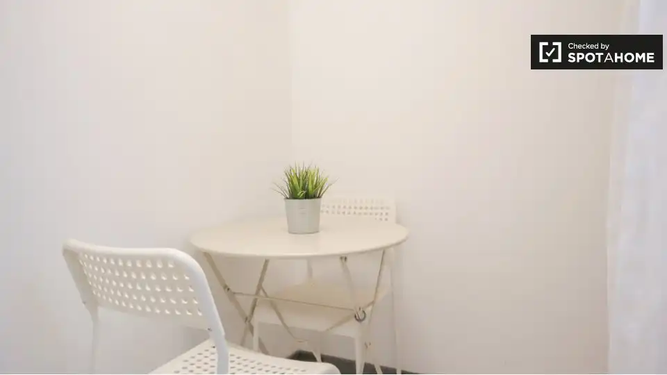 Dining room of Flat for rent in Madrid  with Air Conditioner, Heating and Furnished
