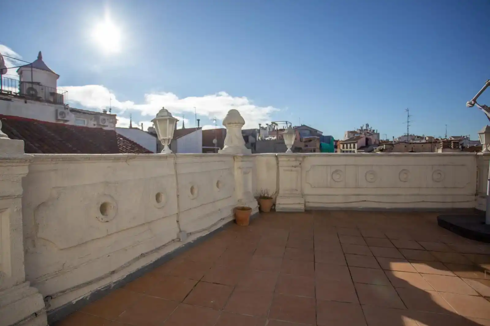 Terrasse von Maisonette zur Miete in  Madrid Capital mit Klimaanlage und Balkon