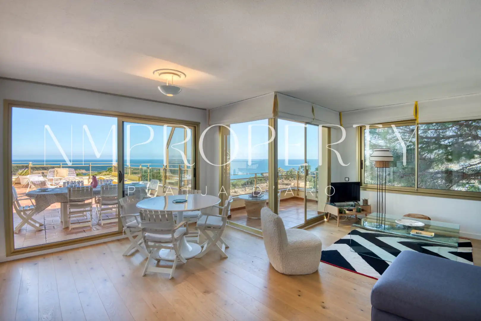 Sala de estar de Ático de alquiler en Sant Feliu de Guíxols con Aire acondicionado, Terraza y Piscina