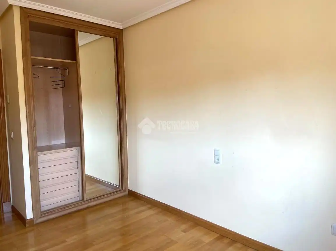 Dormitori de Pis de lloguer en Madrid amb Aire condicionat, Calefacció i Parquet