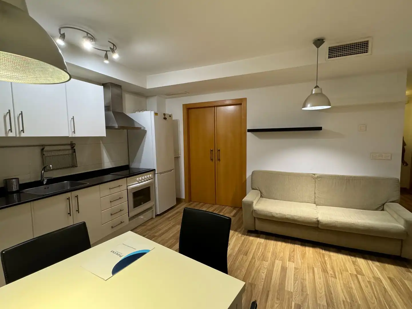 Cocina de Piso de alquiler en Valencia con Calefacción y Amueblado
