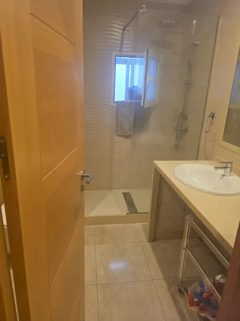 Badezimmer von Wohnung zur Miete in Ceuta mit Möbliert