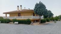 Vista exterior de Casa o xalet en venda en Baza amb Calefacció i Piscina
