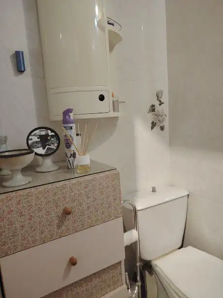 Bany de Pis en venda en Linares amb Calefacció i Balcó