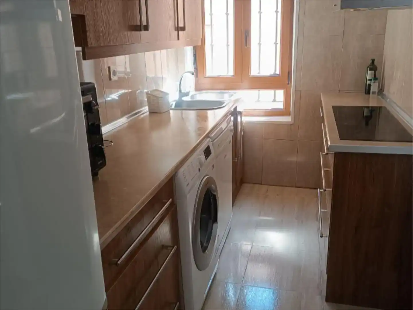 Cuina de Casa adosada en venda en Abia de las Torres amb Parquet i Moblat