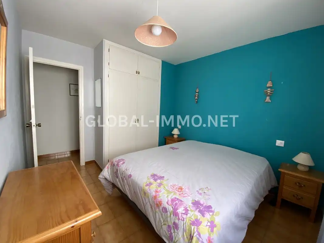 Dormitori de Apartament en venda en Roses amb Terrassa, Piscina i Moblat