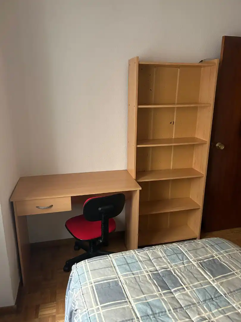 Habitación de Piso en venta en Arévalo con Calefacción, Terraza y Amueblado