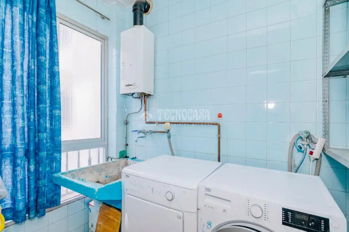Baño de Piso en venta en Loja con Aire acondicionado, Amueblado y Balcón