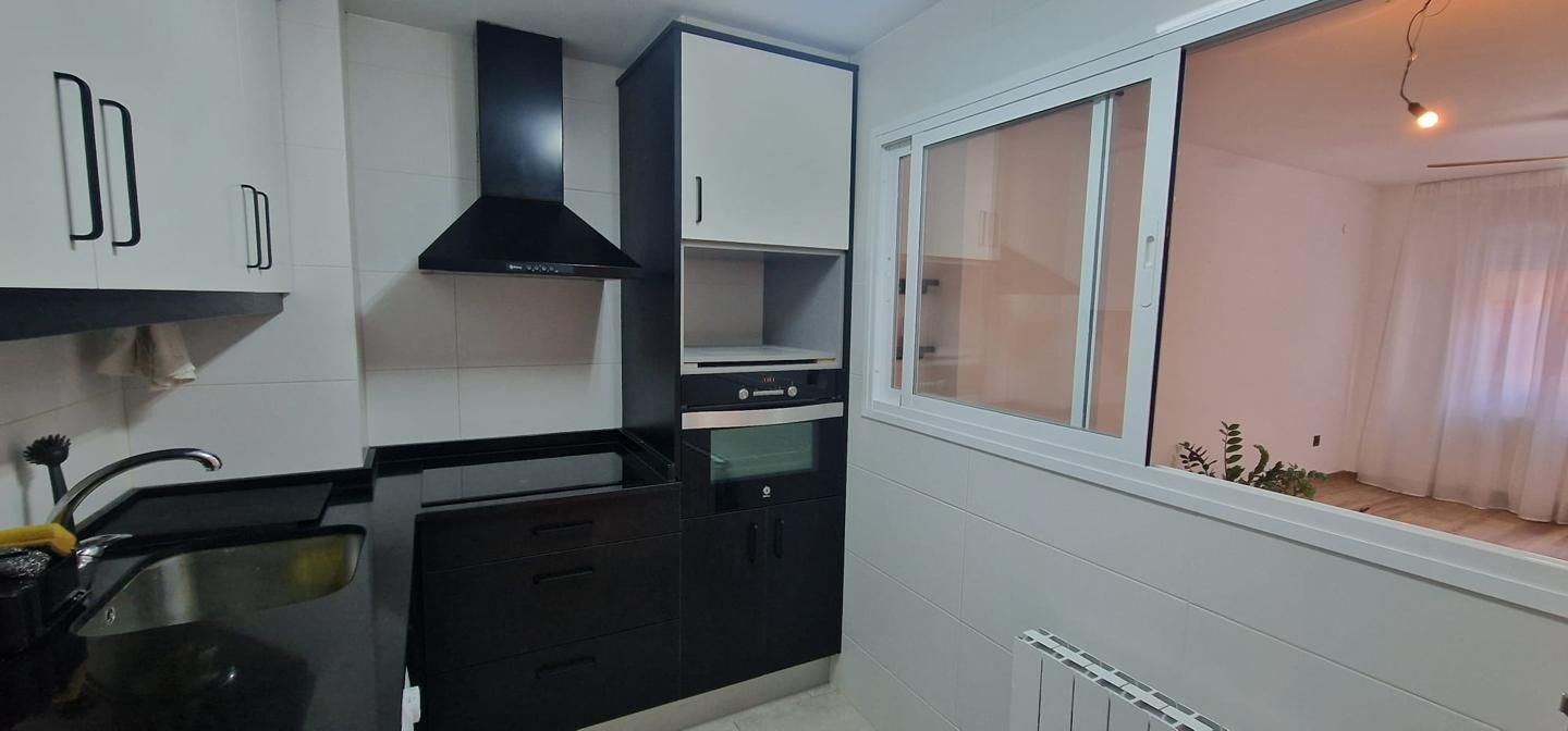 Cocina de Piso en venta en  Zaragoza Capital con Calefacción y Terraza
