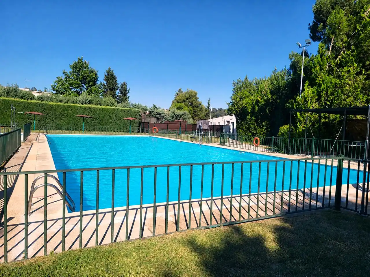 Piscina de Piso en venta en Olías del Rey con Aire acondicionado, Calefacción y Piscina comunitaria