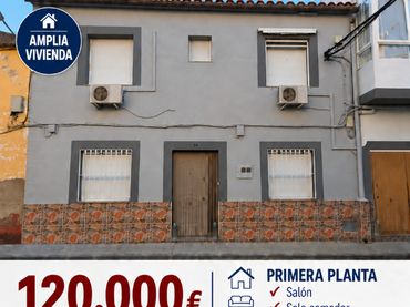 Terraced house for sale in Calle Maria Cristina 24