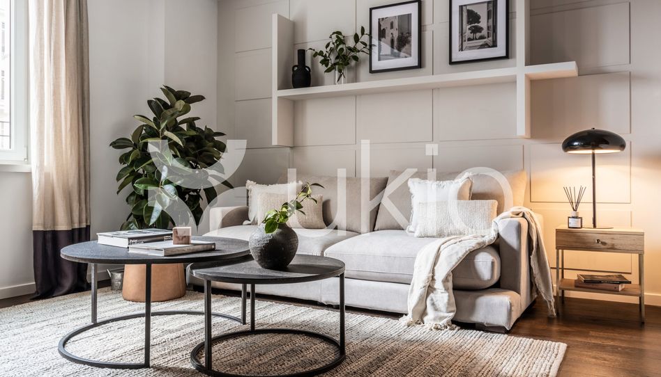 Apartamento de alquiler en Gran Vía, Universidad - Malasaña - Imagen 2