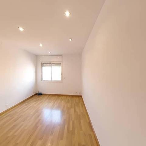 Piso en Venta en El Camp de l'Arpa del Clot