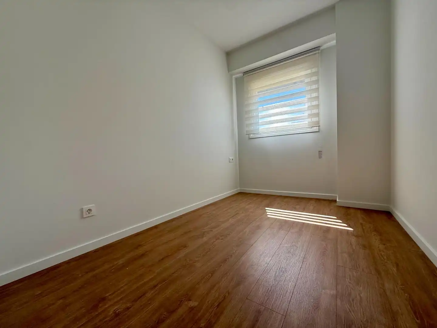 Schlafzimmer von Wohnung zur Miete in Sevilla mit Klimaanlage, Heizung und Privatgarten
