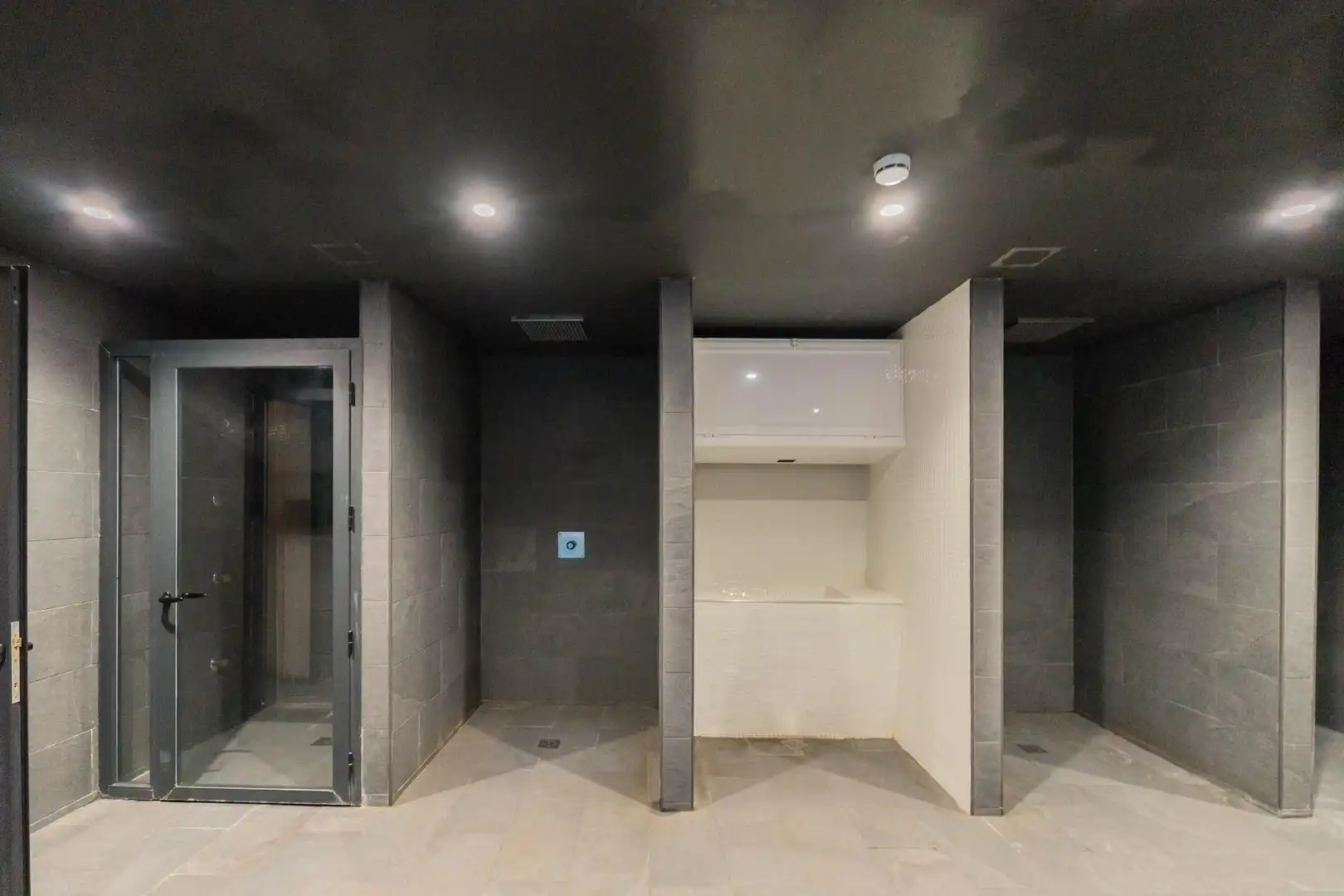 Flat for sale in Benahavís  with Air Conditioner, Heating and Private garden