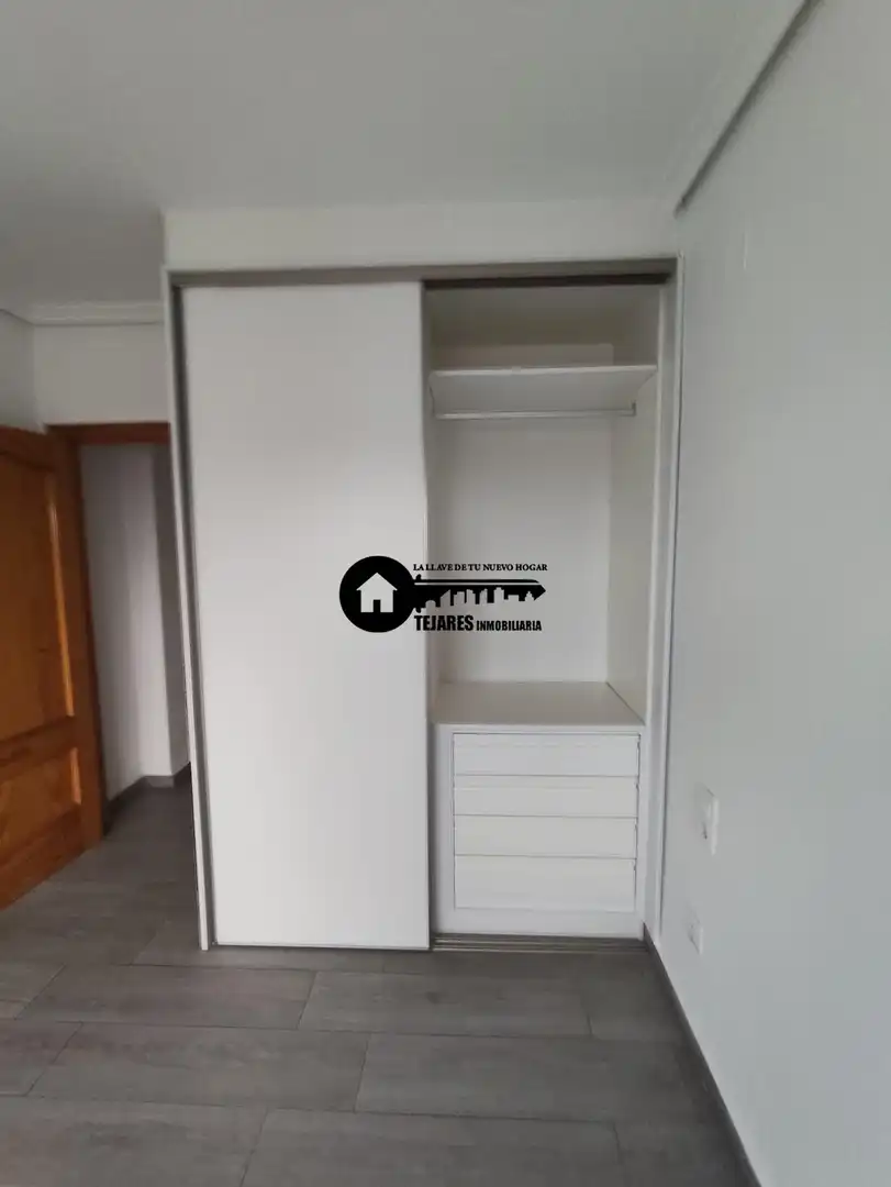 Habitación de Piso en venta en Albacete con Calefacción, Trastero y Balcón