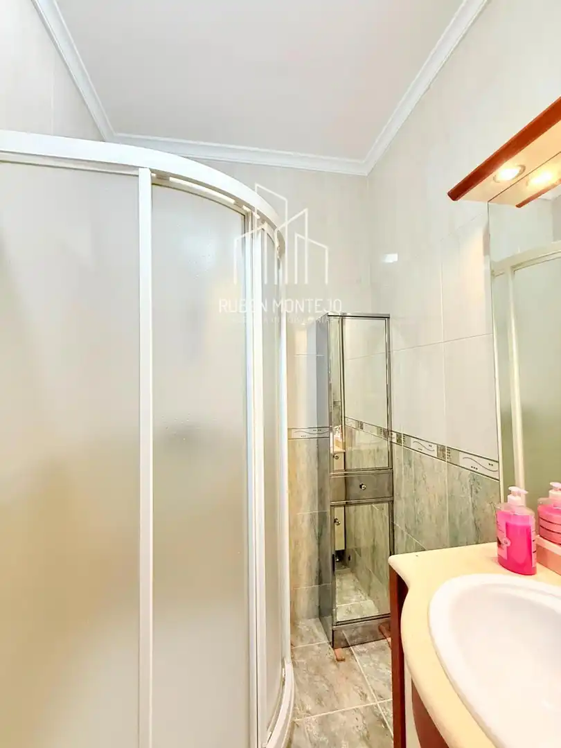 Baño de Piso de alquiler en Salamanca con Calefacción, Terraza y Amueblado