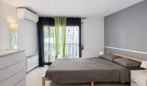 Appartamento con terrazza in vendita a Carrer JOAQUIM ESPALTER, imagen 5