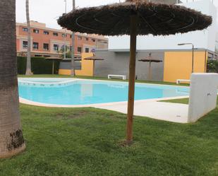 Piscina de Casa adosada de lloguer en San Antonio de Benagéber amb Aire condicionat, Jardí privat i Parquet