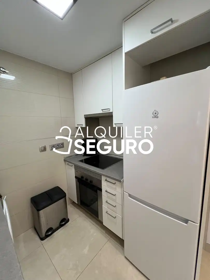 Cuina de Àtic de lloguer en San Sebastián de los Reyes amb Aire condicionat, Calefacció i Terrassa