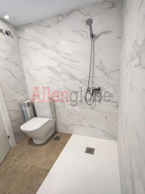 Badezimmer von Wohnungen zur Miete in Oviedo  mit Heizung