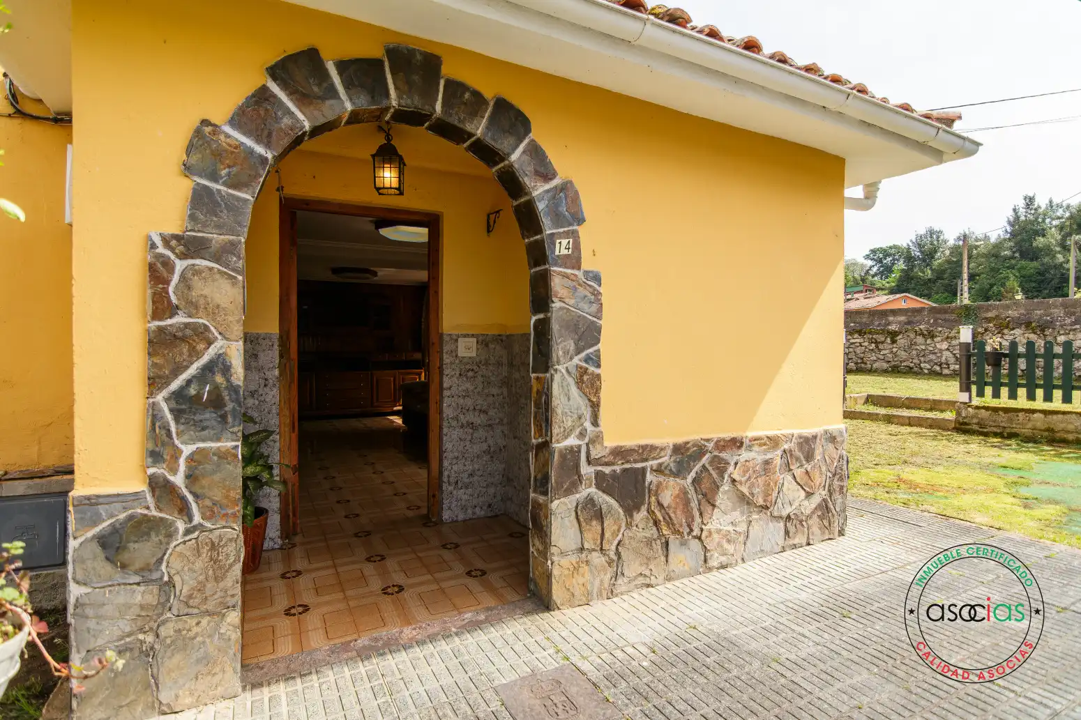 Casa o chalet en venta en Las Regueras   con Calefacción y Jardín privado
