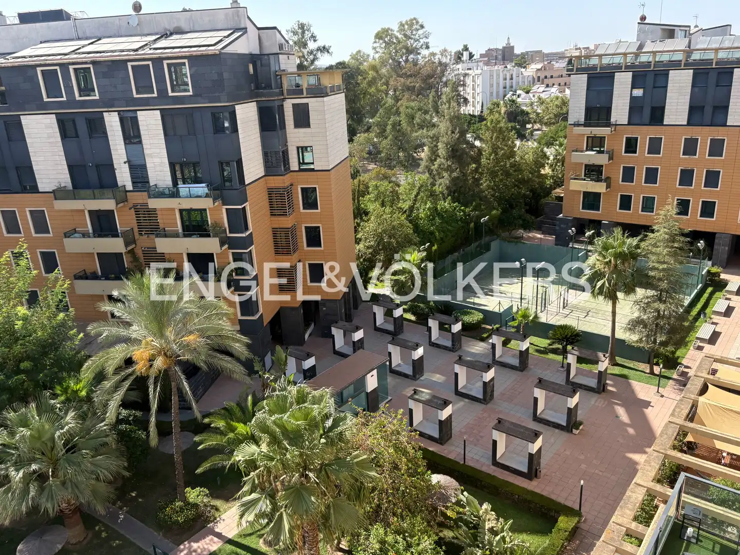 Terrace of Attic for rent in Sevilla  with Air Conditioner, Heating and Private garden